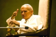 W Newsweeku: Jan Paweł II utopiony w utopii