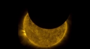 Trzy lata życia Słońca w 4 minuty - Crazy Nauka