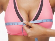 Jak poprawić wygląd piersi - pięć skutecznych ćwiczeń
