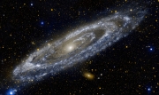 Teleskop Hubble'a wykrywa gigantyczną aureolę wokół Galaktyki Andromedy