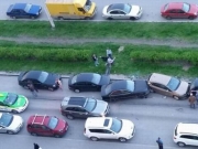 W Petersburgu kierowcy zemścili się na pijanym kierowcy. Drogo będzie go to kosztować